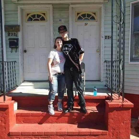 Meet your Posher, Tiffany - Picture 1 of 1